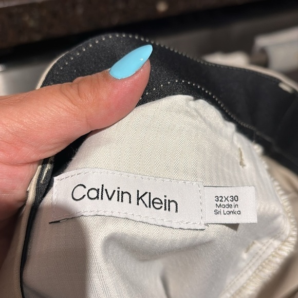 Men’s Calvin klein casual fit dress pants cream colour- 32x30 - Picture 7 of 7